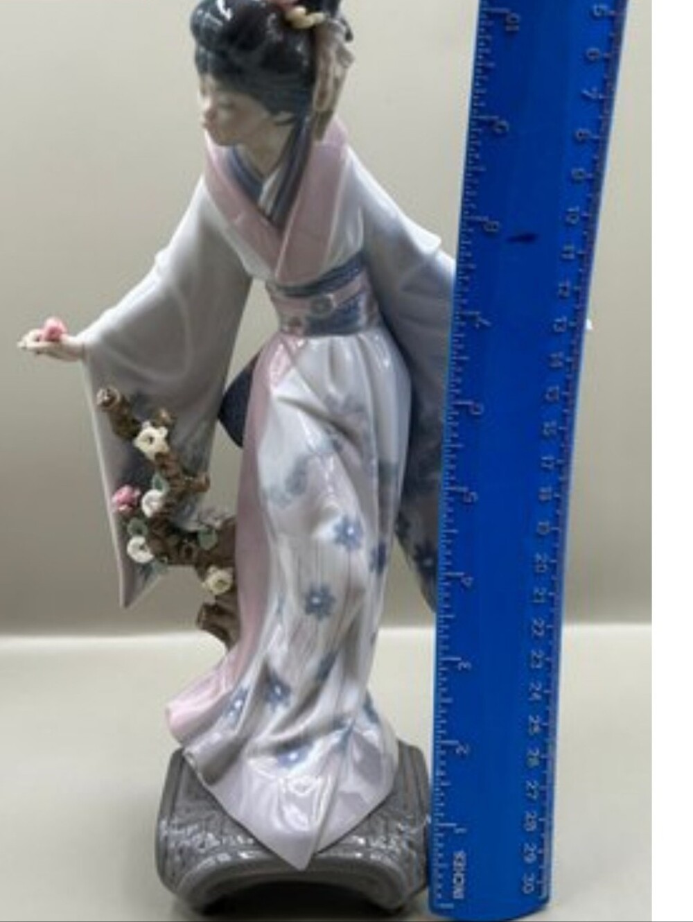 Lladro Porcelain Geisha Figurine in Pink, Blue and White